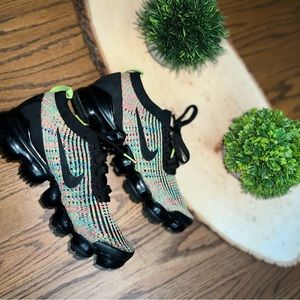 Nike air vapormax flyknit 3 multicolor like new size 7